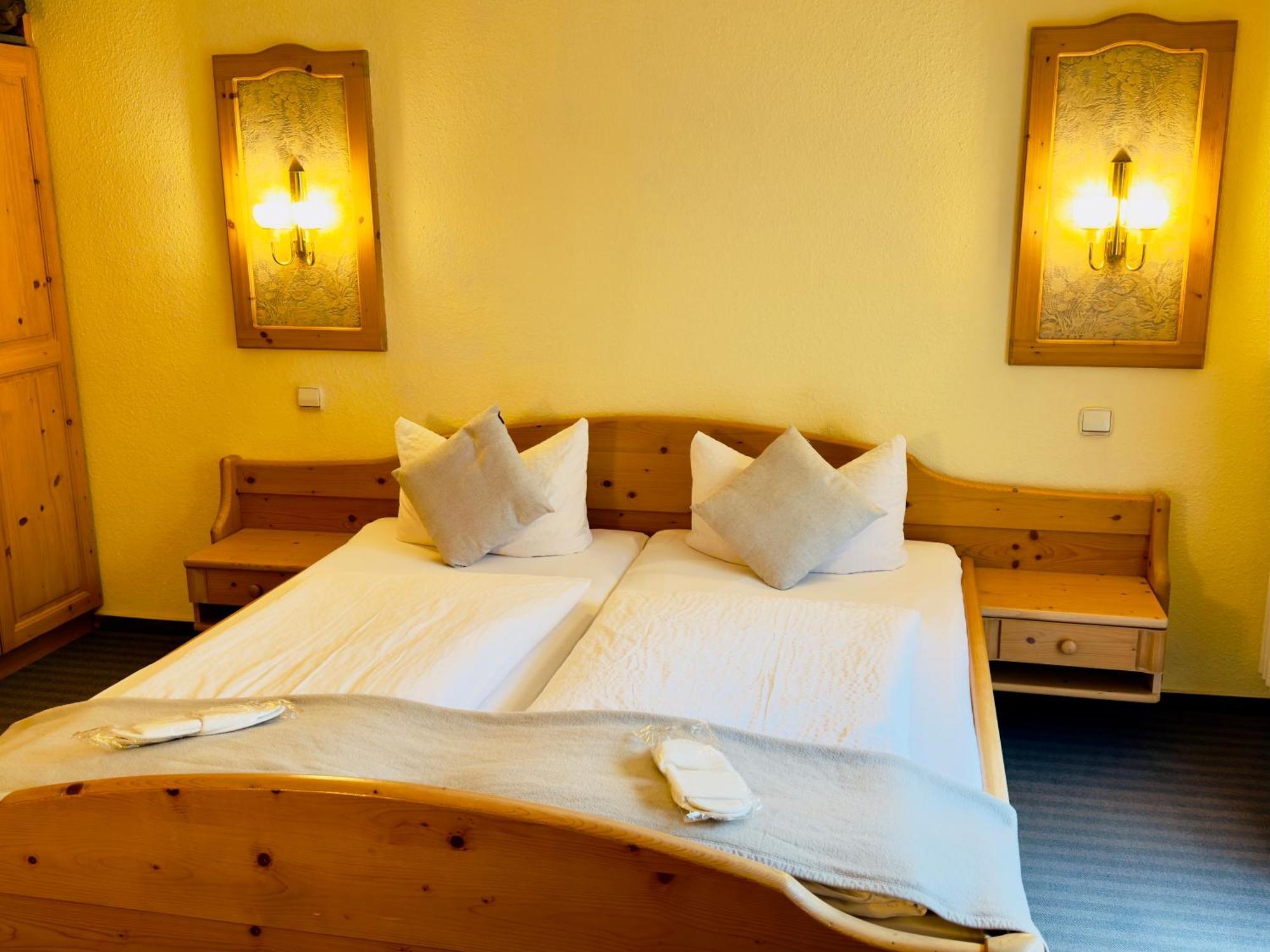 Отель Restaurant Adler Stube 4*