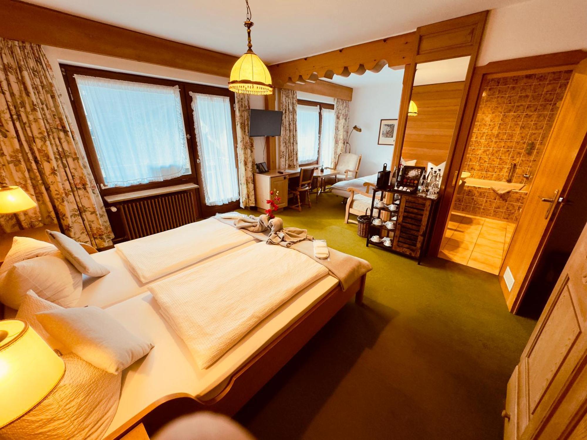 Hotel Restaurant Adler Stube 4*